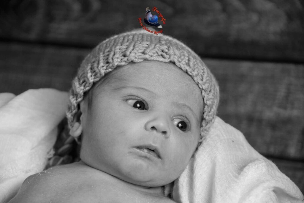 sesión de bebé recién nacido en estudio en Peñafiel